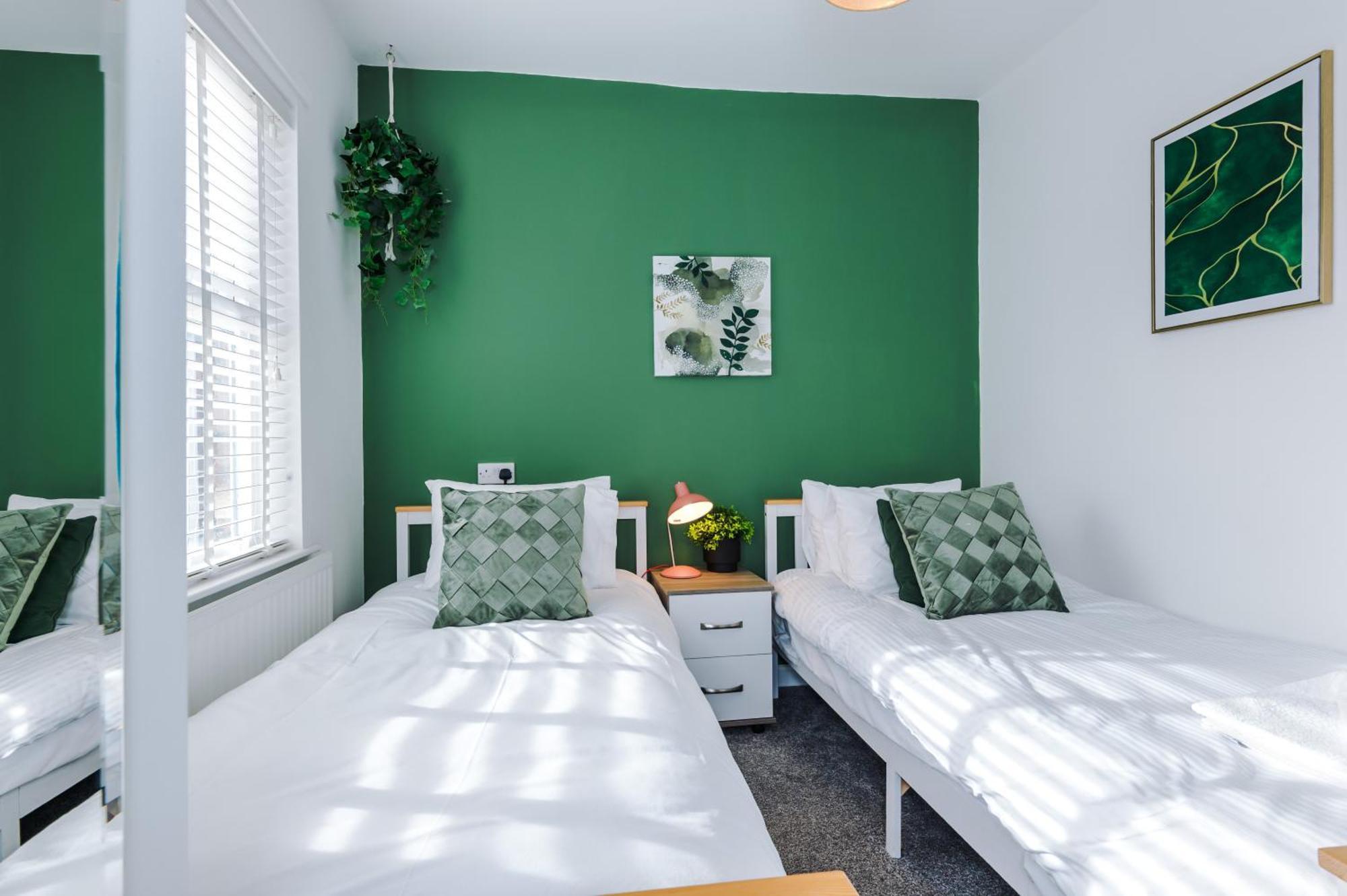 Large 7 Bedroom Town House In Chester City Centre Eksteriør billede