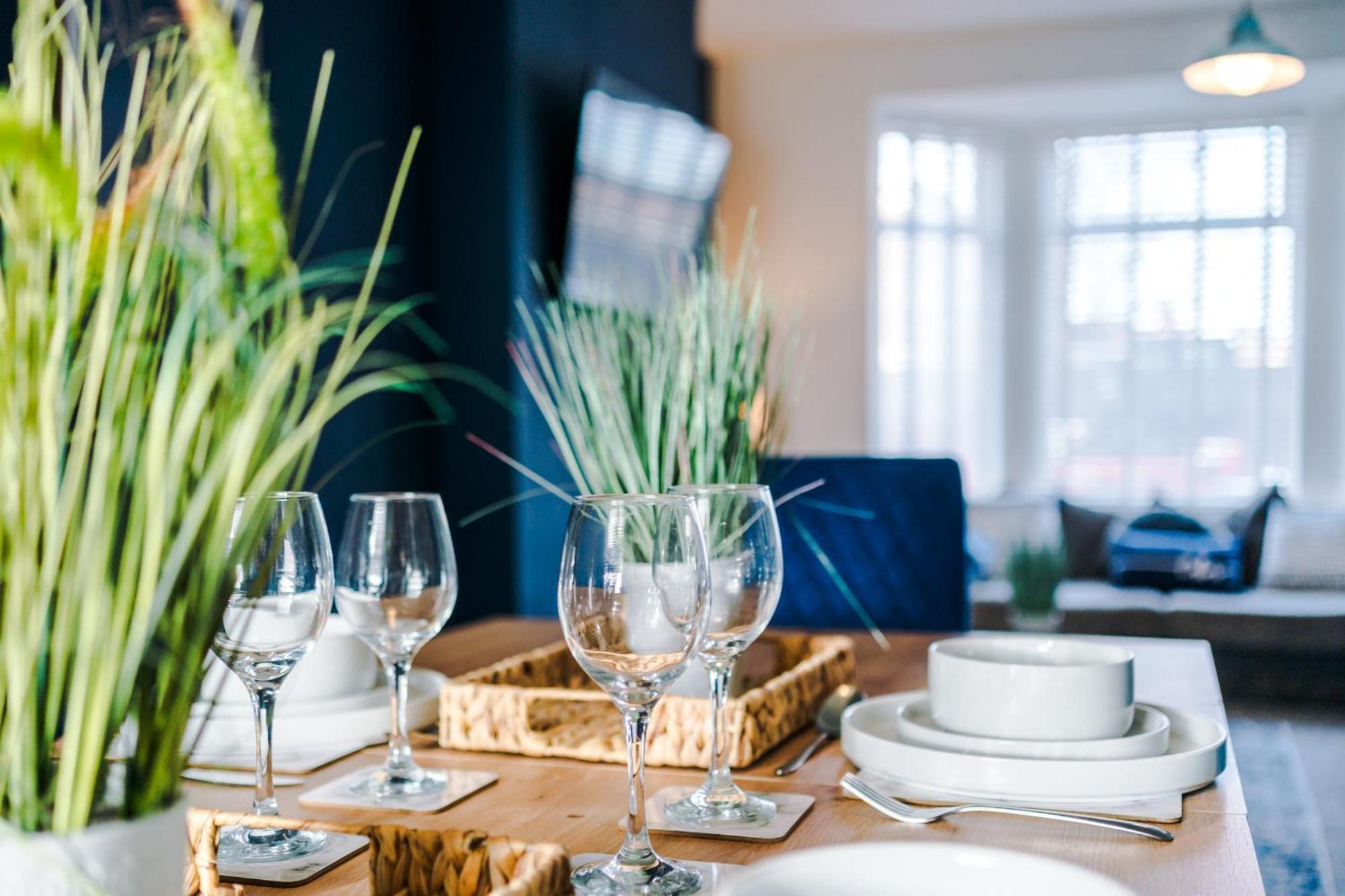 Large 7 Bedroom Town House In Chester City Centre Eksteriør billede
