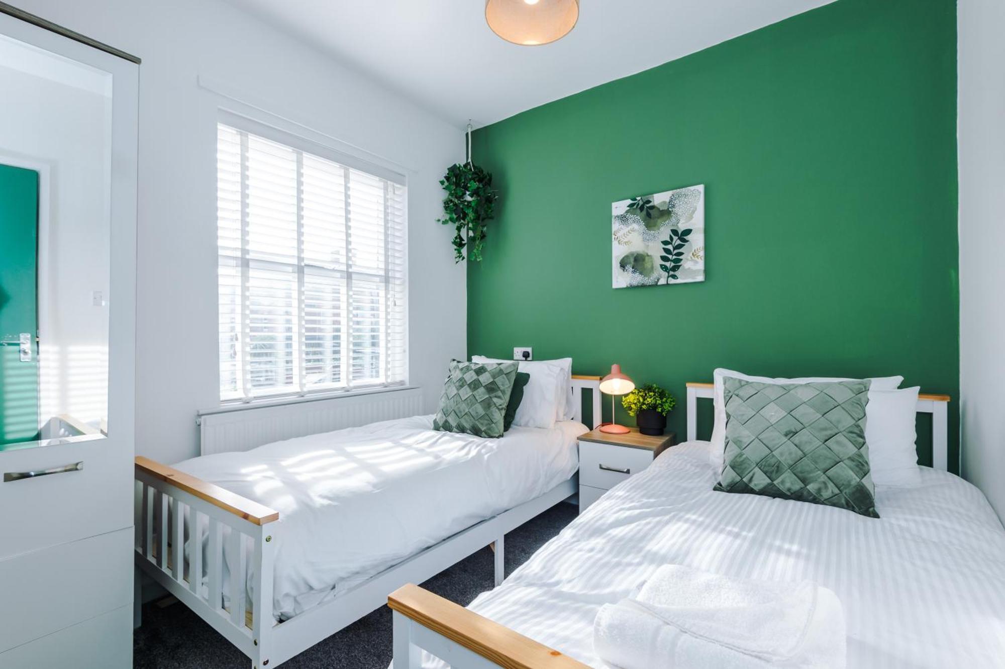 Large 7 Bedroom Town House In Chester City Centre Eksteriør billede